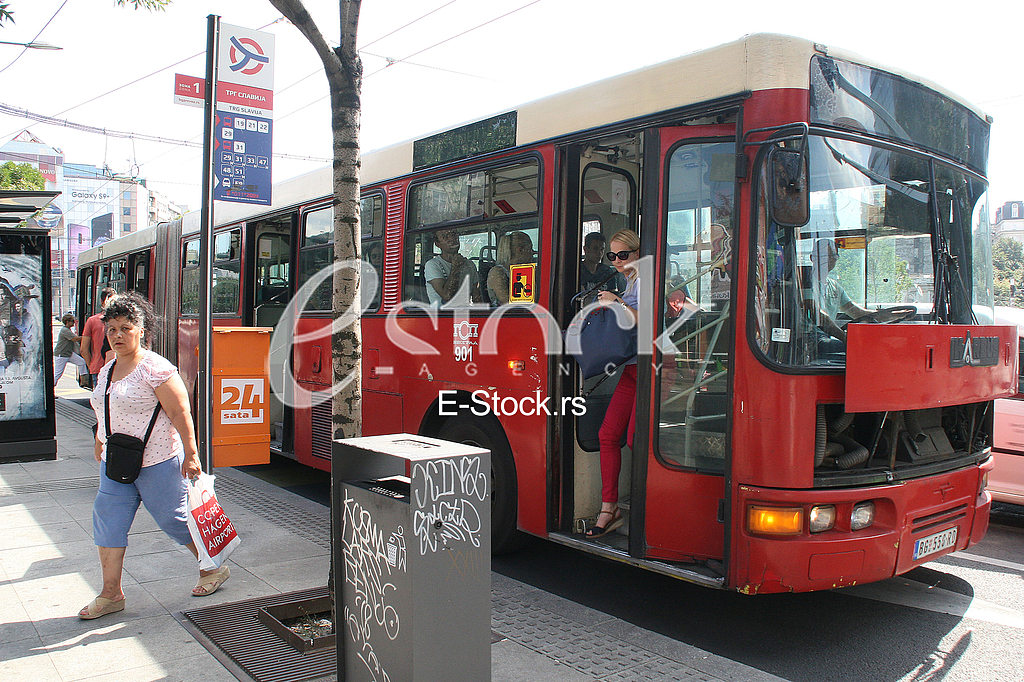 Autobus at the Station, Slavija