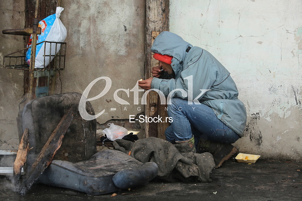 Migrants stuck in Serbia towards the EU