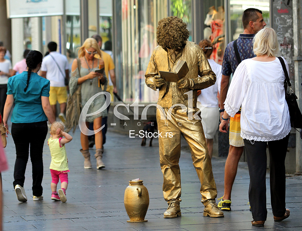 Living sculpture in Knez Mihailova
