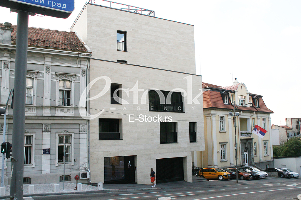 Pariska Street, Illegal construction 