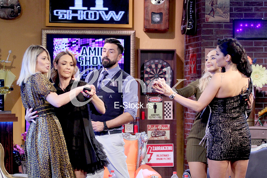 Shooting of  Amigas show