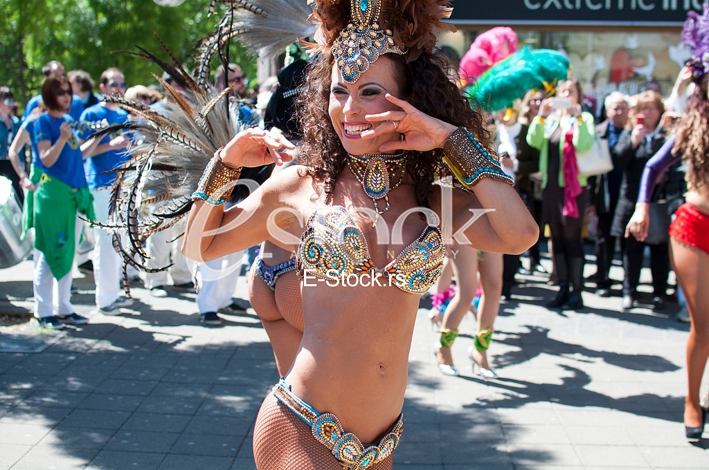 Brazilians dancing and singing in Belgrade center