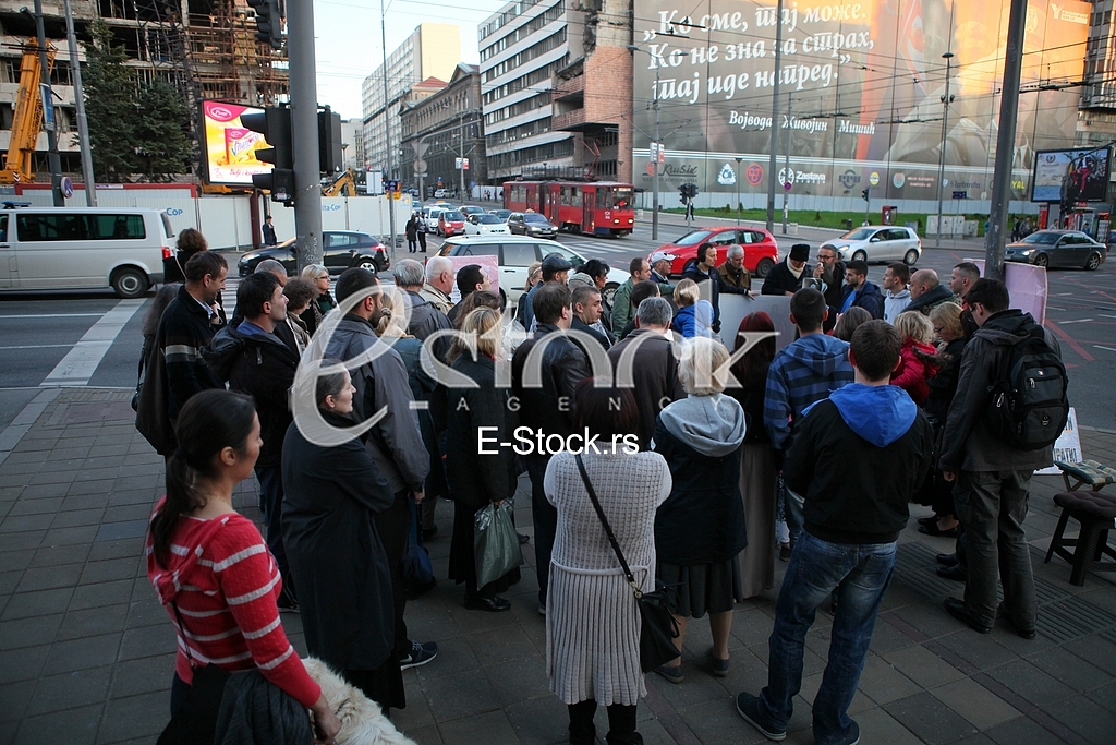 Protest of Serbs from Gracanica behalf of the Government of Serbia because of unpaid fees due to job loss.In front of the Government of Serbia