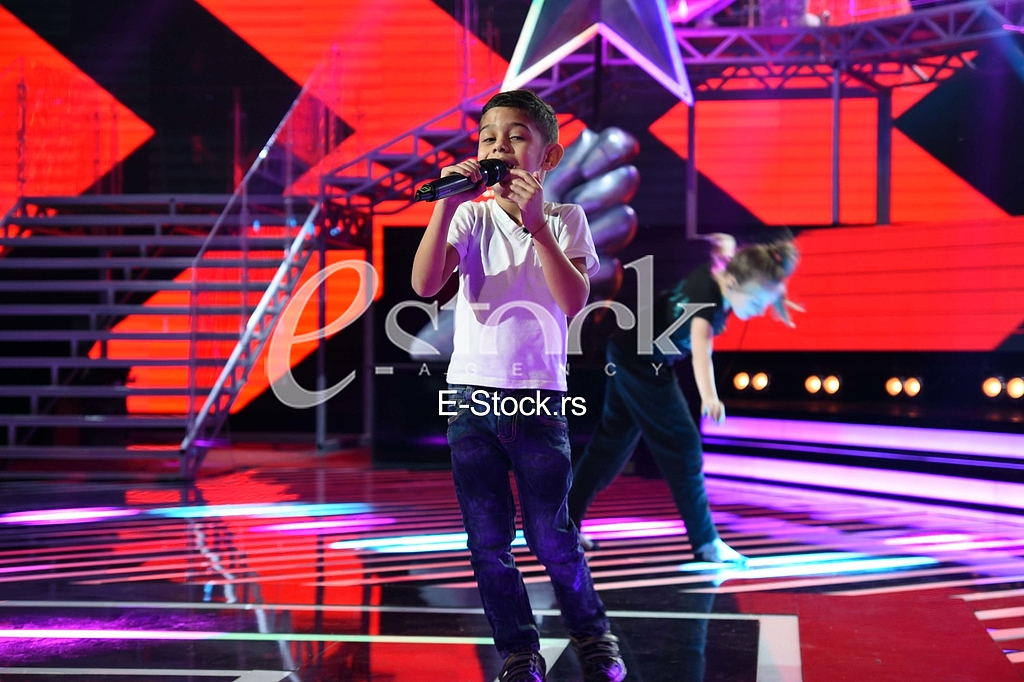 Pinkove zvezdice_photo_e-stock_Katarina Cvijovic