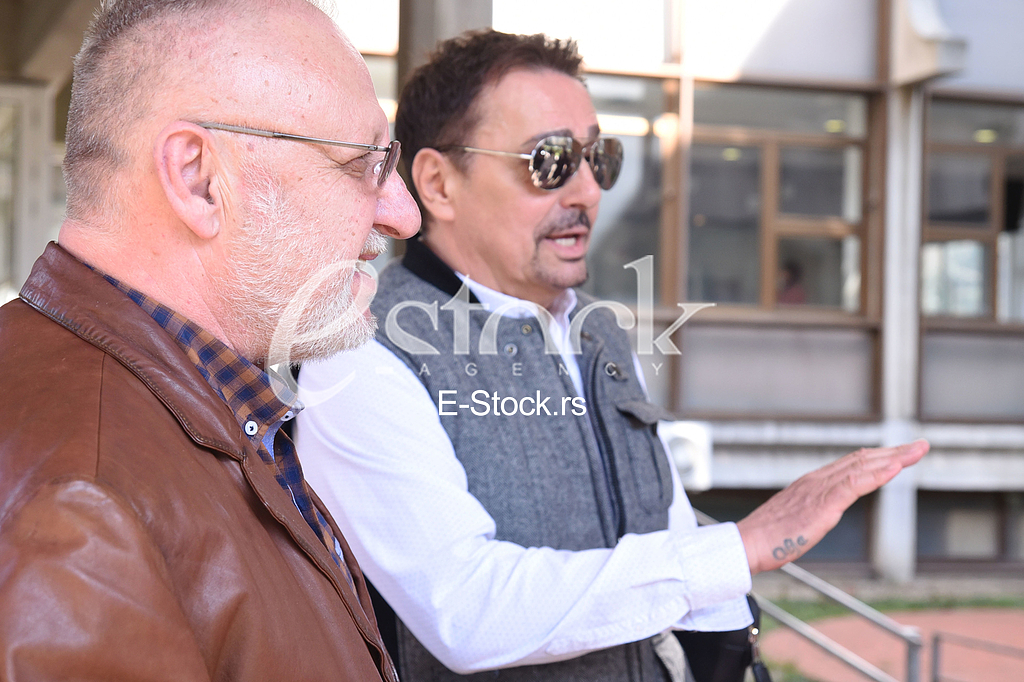  Dragan Kojic Keba came to the hearing at the Third Basic Prosecutor's Office where he was interrogated for having overturned a girl on a pedestrian crossing.
