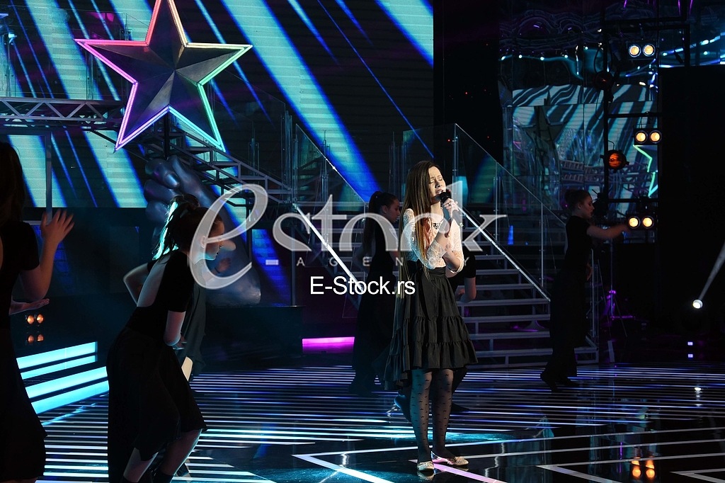 Pinkove zvezdice_photo_e-stock_Katarina Cvijovic