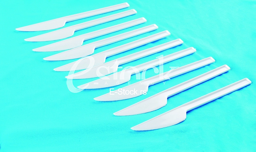Plastic knives