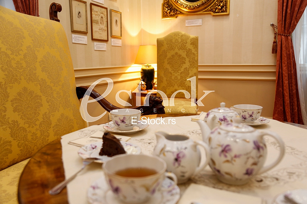 Cajanka sa kraljicom Natalijom