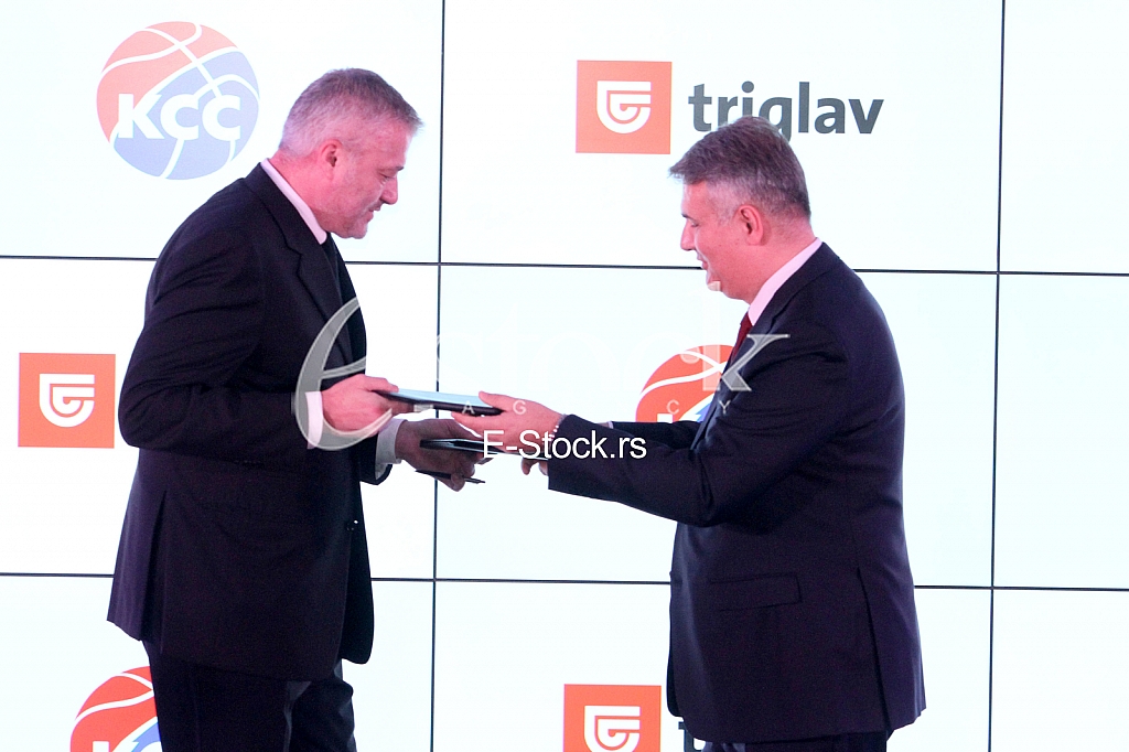 Dragan Markovic generalni direktor Triglav Osiguranja Beograd i Predrag Danilovic predsednik kosarkaskog saveza Srbije