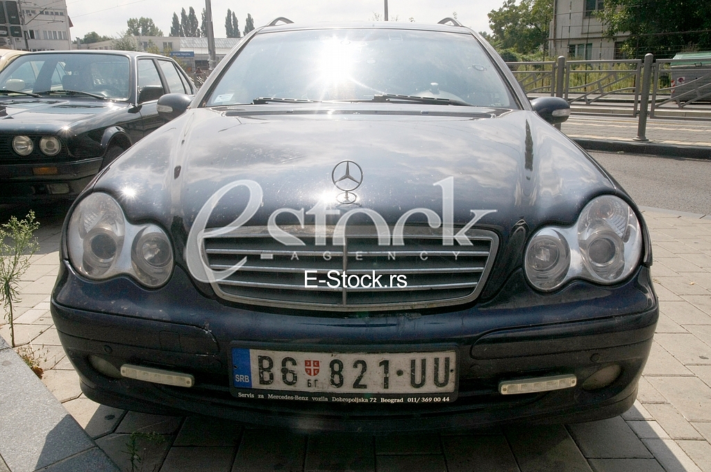 Milos Vijanic profesor car