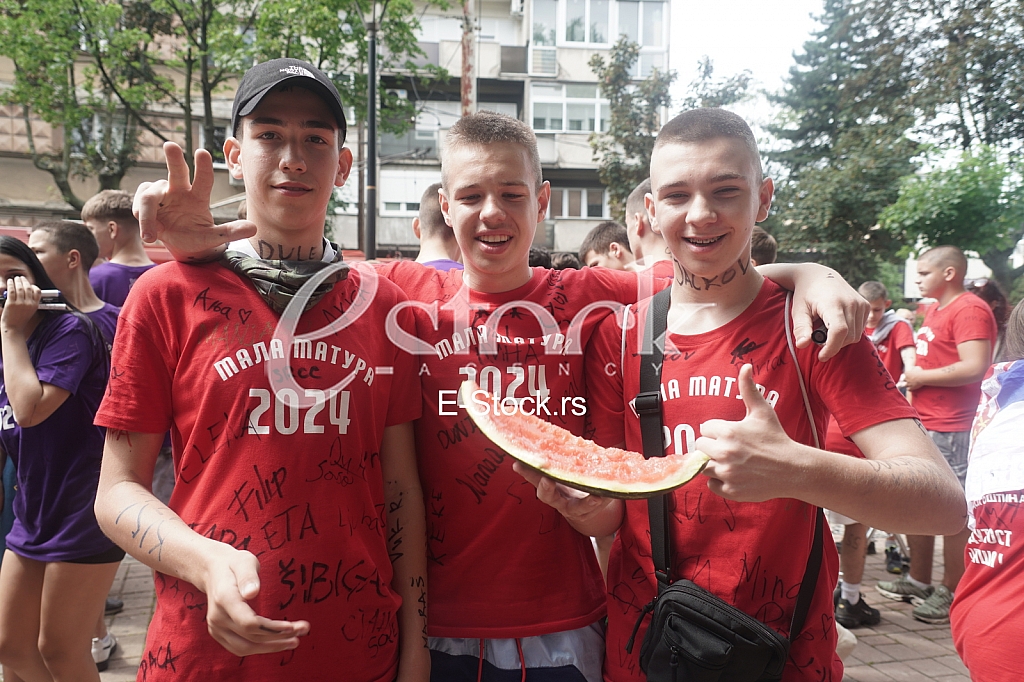 Defile malih maturanata