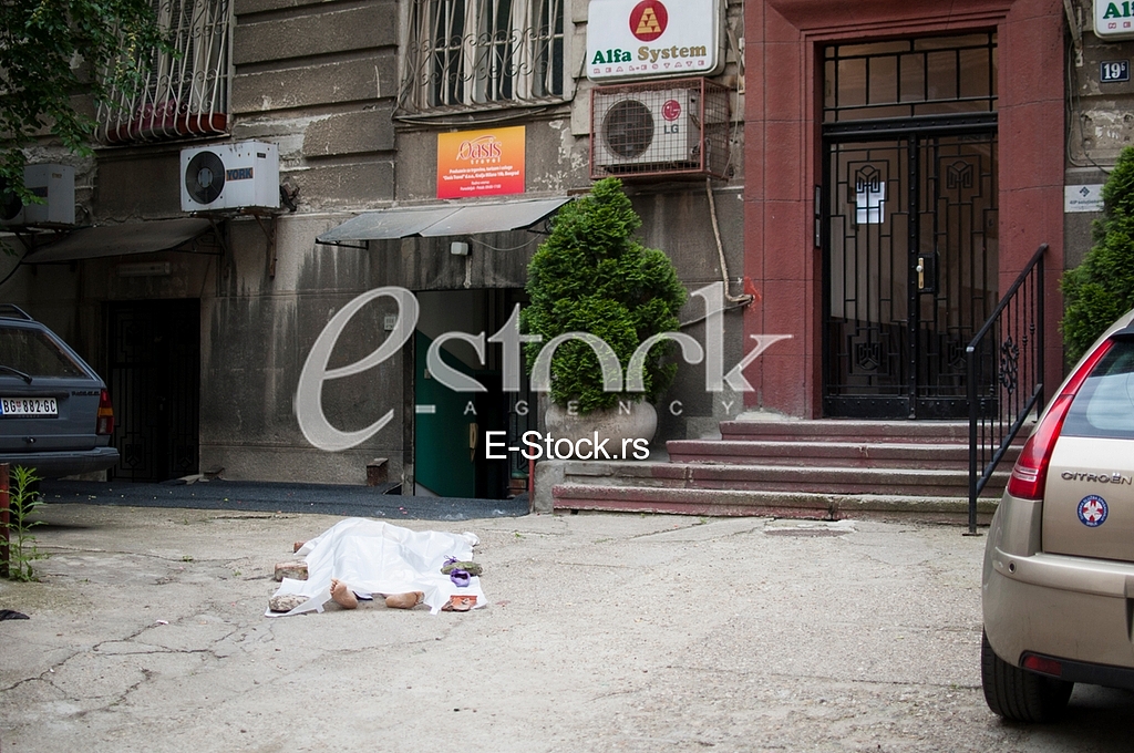Suicide of old Lady in Belgrade. Samoubistvo starice u Beogradu