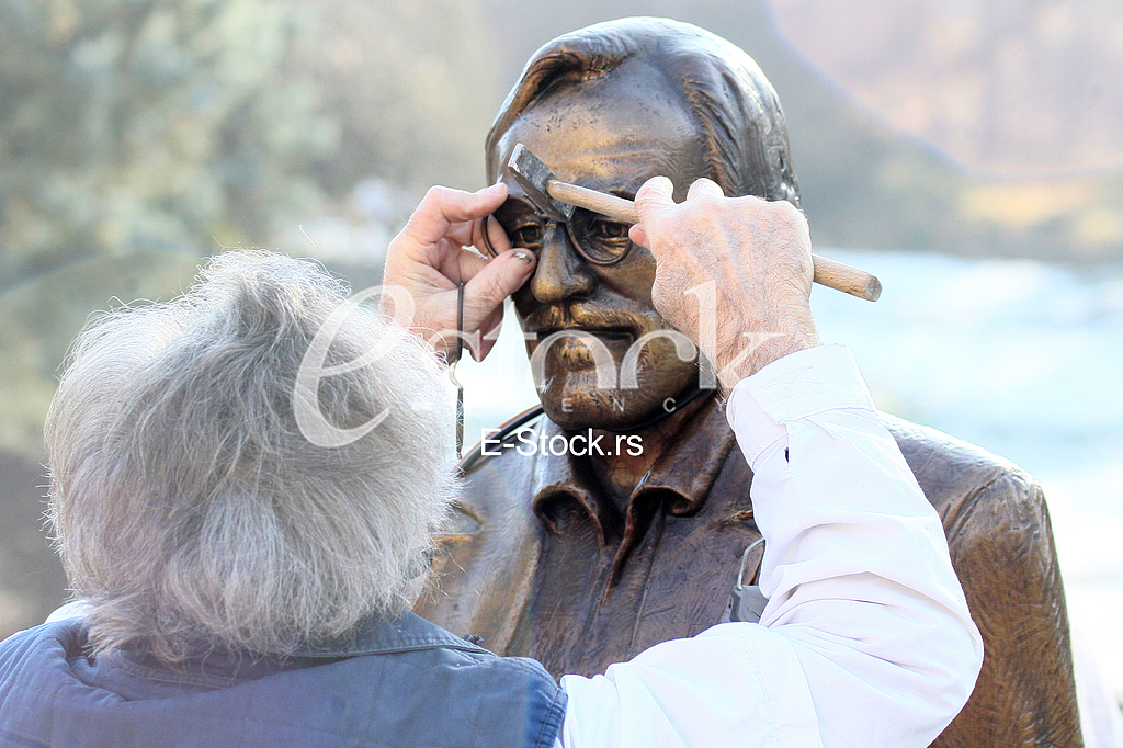  The monument to actor Dragan Nikolic