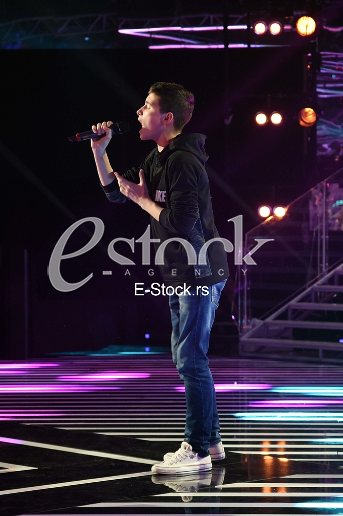 Pinkove zvezdice_photo_e-stock_Katarina Cvijovic