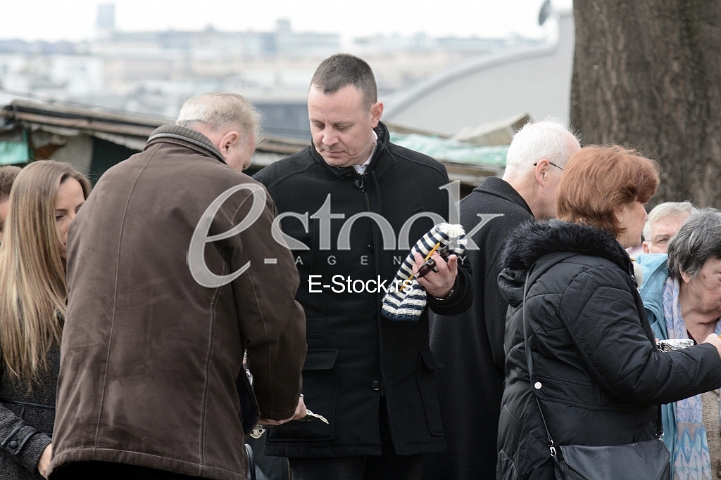 At the cemetery, giving importance to the  singer Miki Jevremovic.