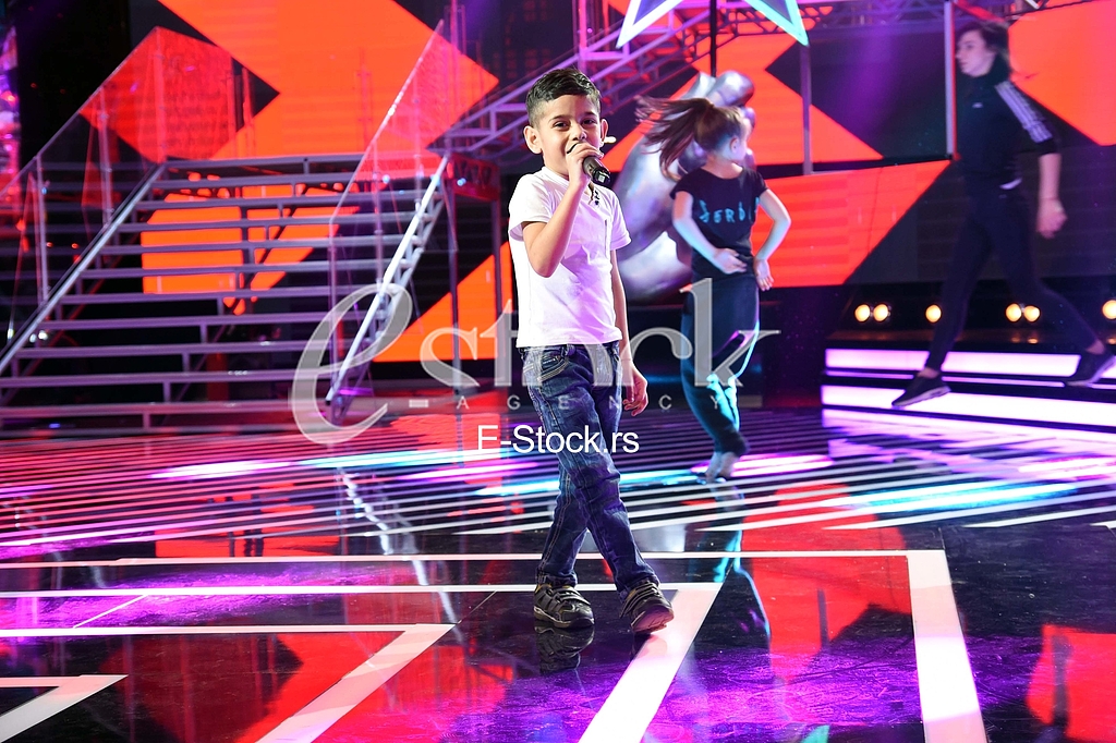 Pinkove zvezdice_photo_e-stock_Katarina Cvijovic