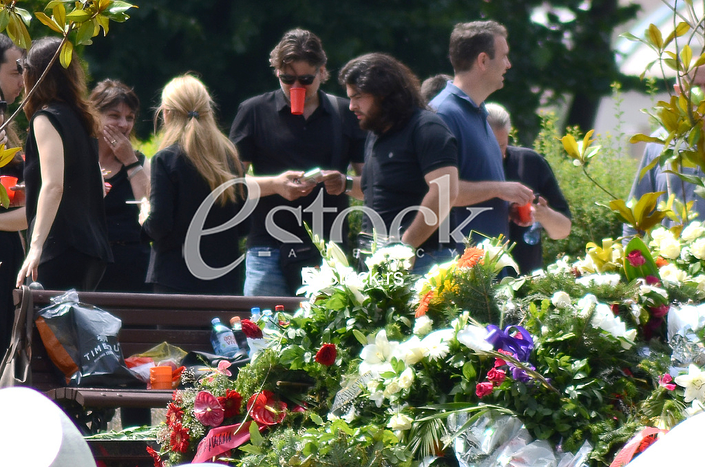 Family and friends grave Miodrag Mandic Manda