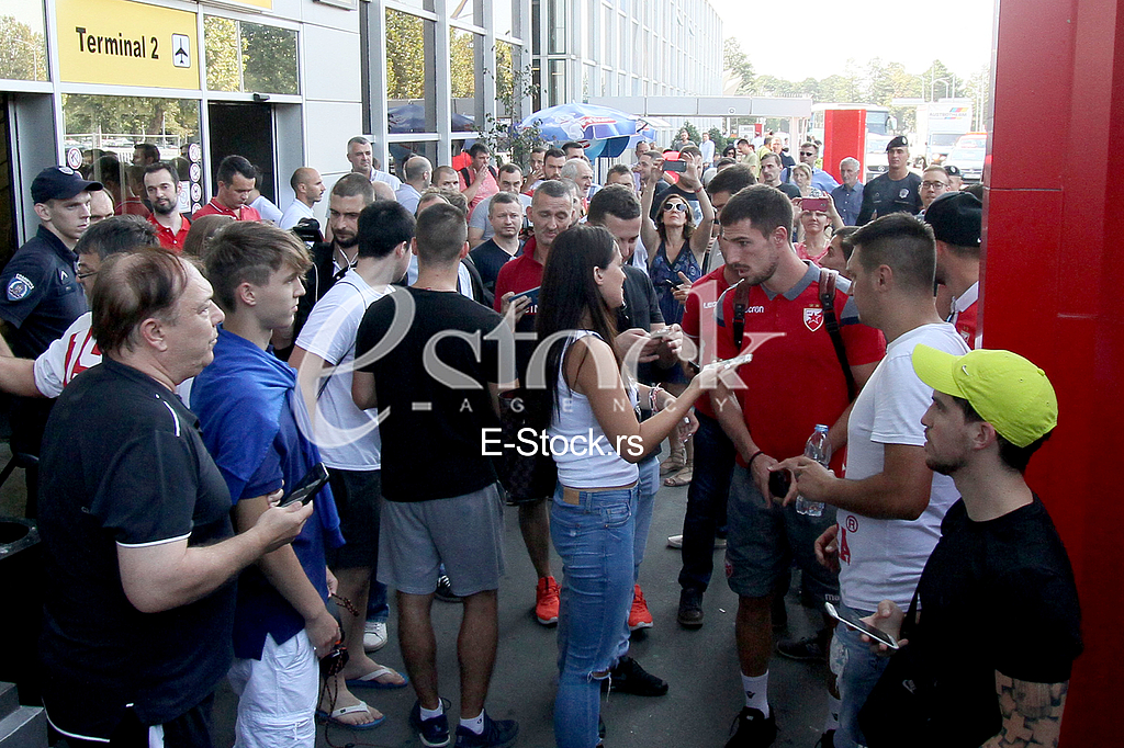 The arrival of the Red Star players 