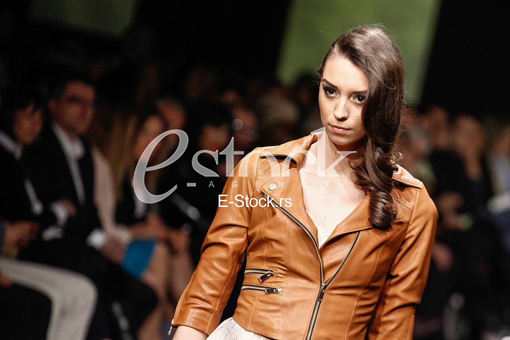Fashion Selection Mona