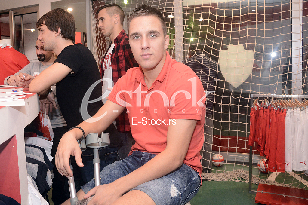 Sell tickets for the football match on Marakana