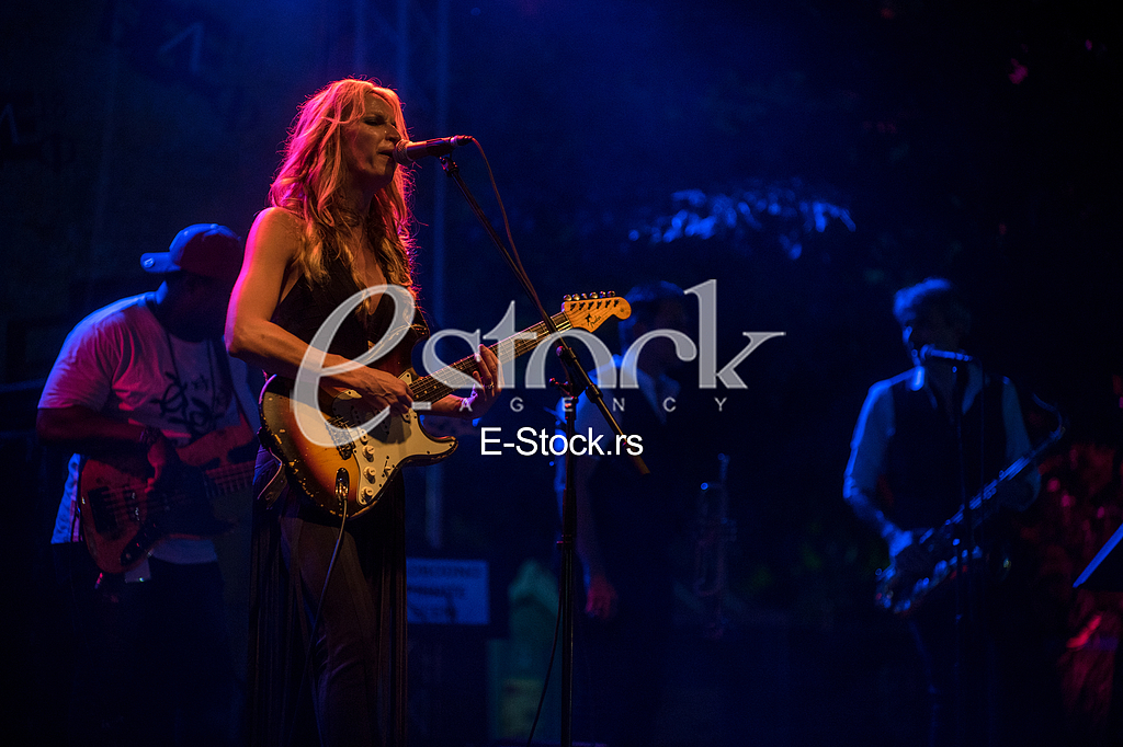 Ana Popovic