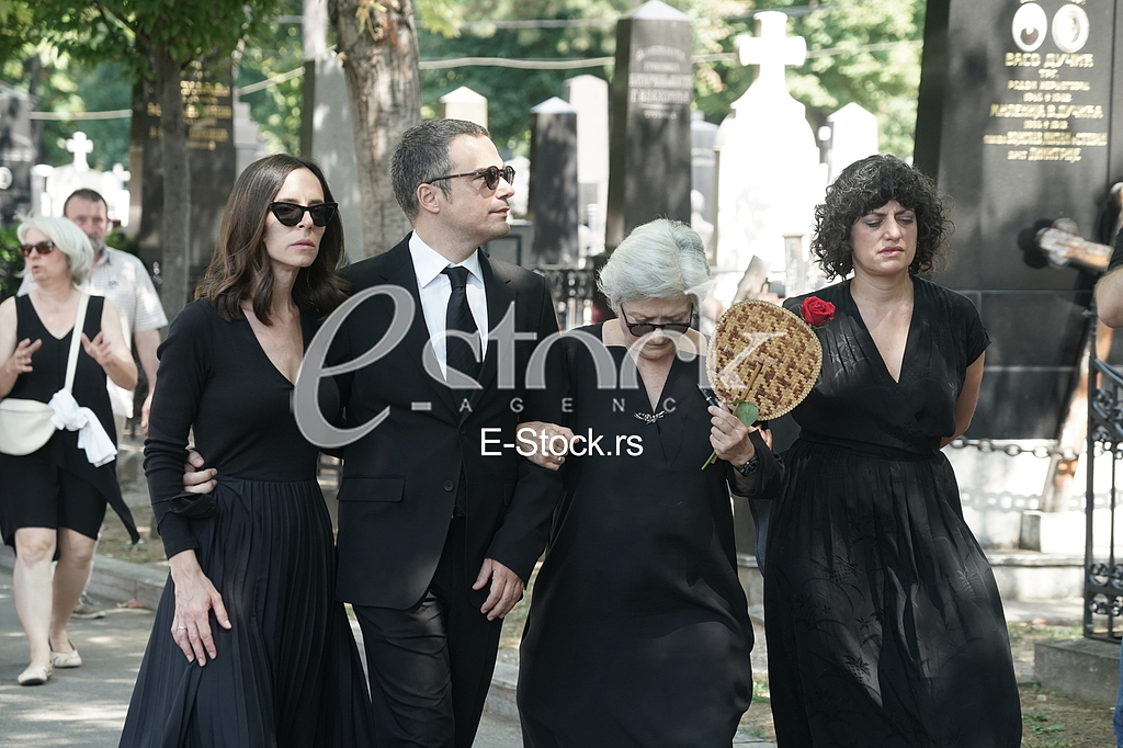 Zarko Cvejic, Vesna Cvejic i Bojana Cvejic
