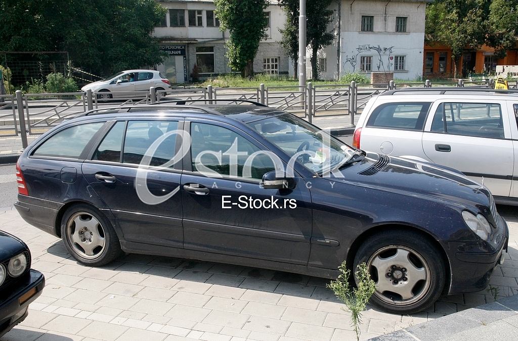 Milos Vijanic profesor car