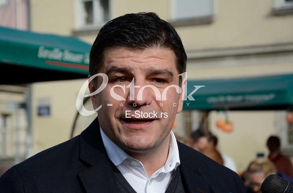 competition for the heaviest pumpkin, and for the most beautiful piece of pumpkin, market Zemun