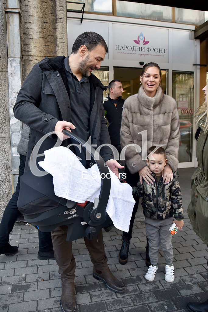 Government Mandic brings a baby from a maternity ward