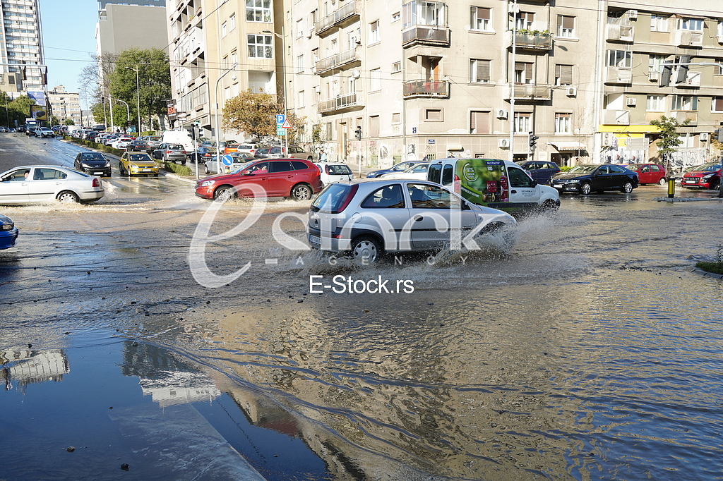 Pukla vodovodna cev