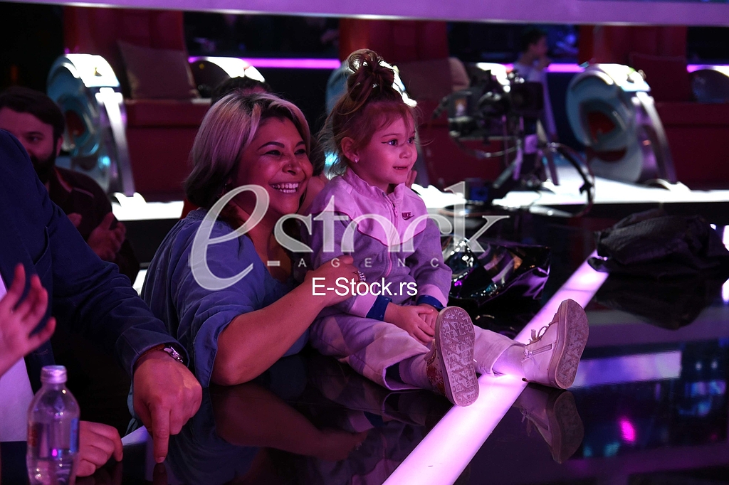 Pinkove zvezdice_photo_e-stock_Katarina Cvijovic