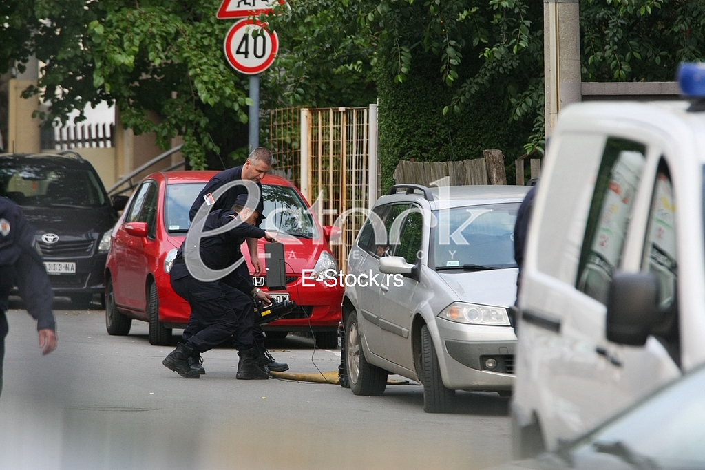 Police found a bomb under the car on the street Gospodar Vucica in Belgrade