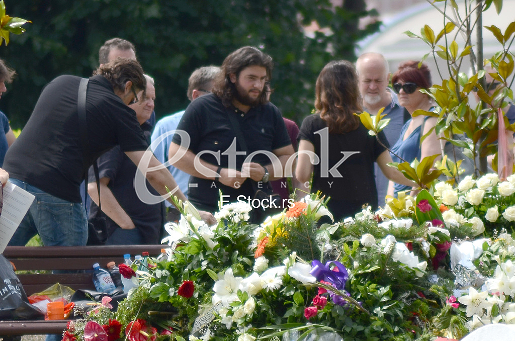 Family and friends grave Miodrag Mandic Manda