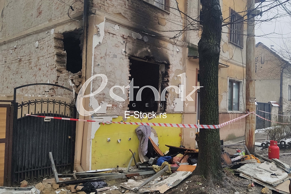 Eksplozija plinske boce u Trscanskoj ulici u Zemunu Eksplozija plinske boce u Trscanskoj ulici u Zemunu