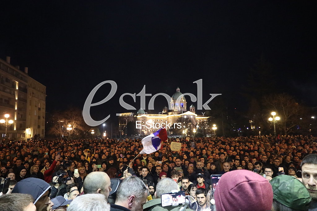 Protest ispred skupstine grada