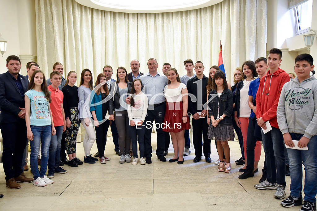 Преведи са језика: босанскиAwarding the best students of the Municipality of Zvezdara