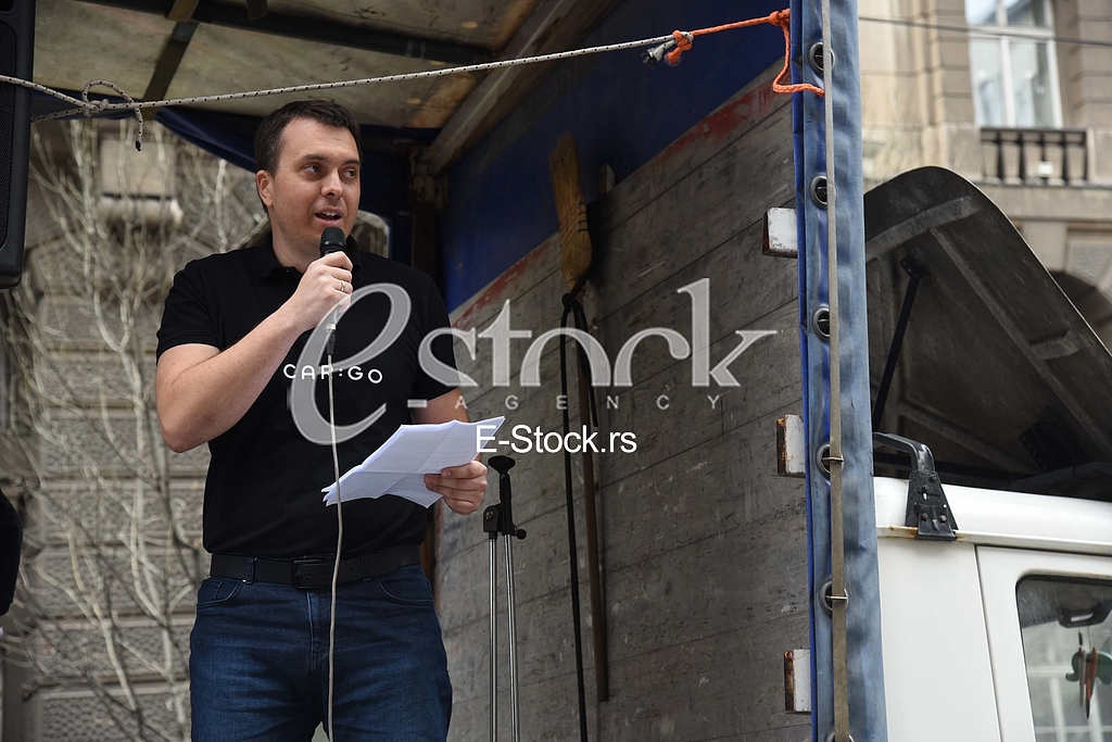 Protest ispred vlade Cargo