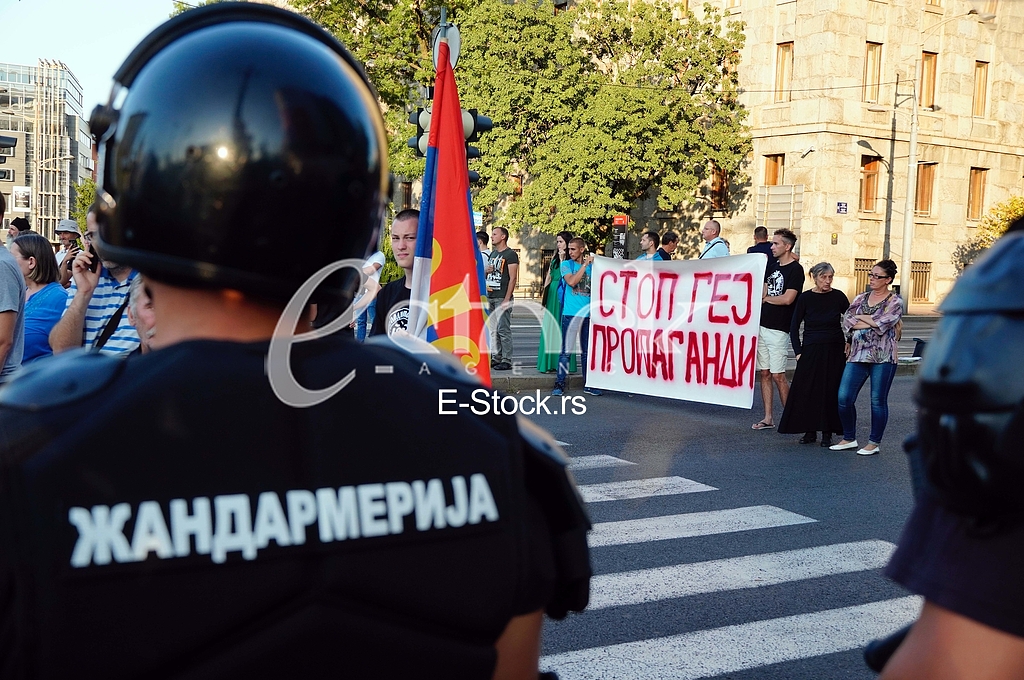 Parada ponosa hapsenje