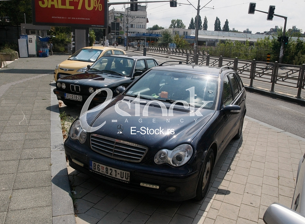 Milos Vijanic profesor car