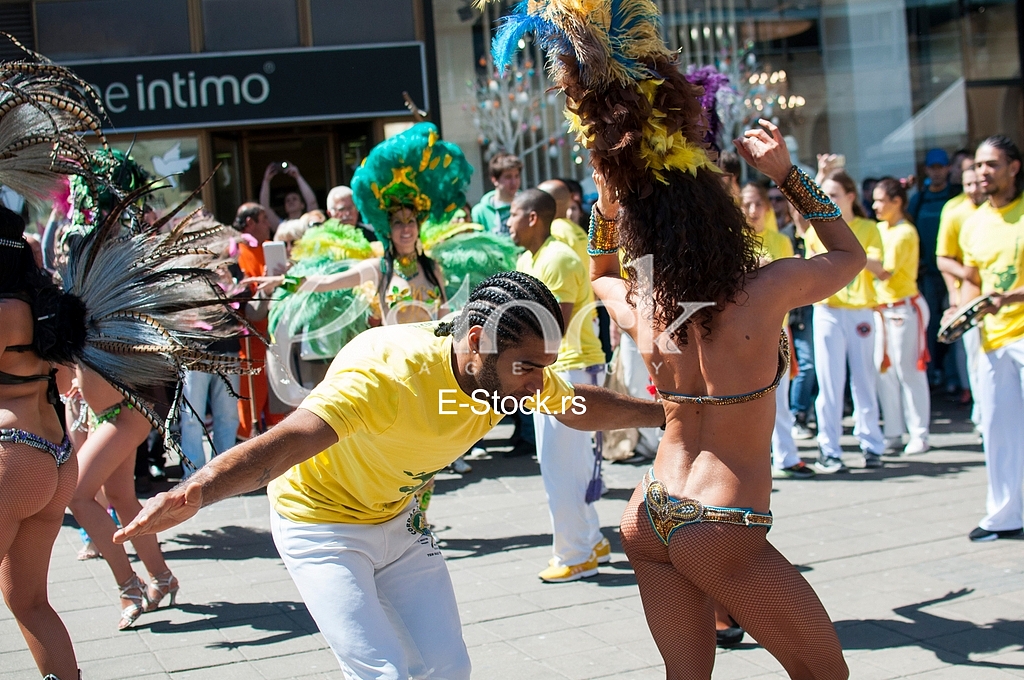 Brazilians dancing and singing in Belgrade center