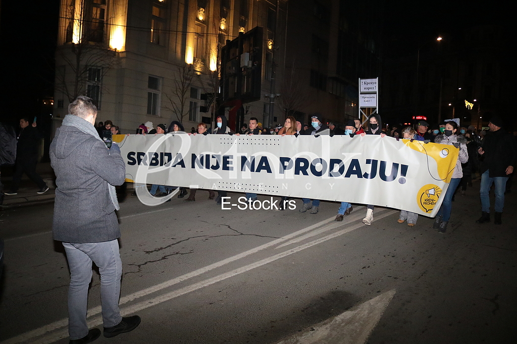 PROTESTI - Kreni promeni ispred predsedništva