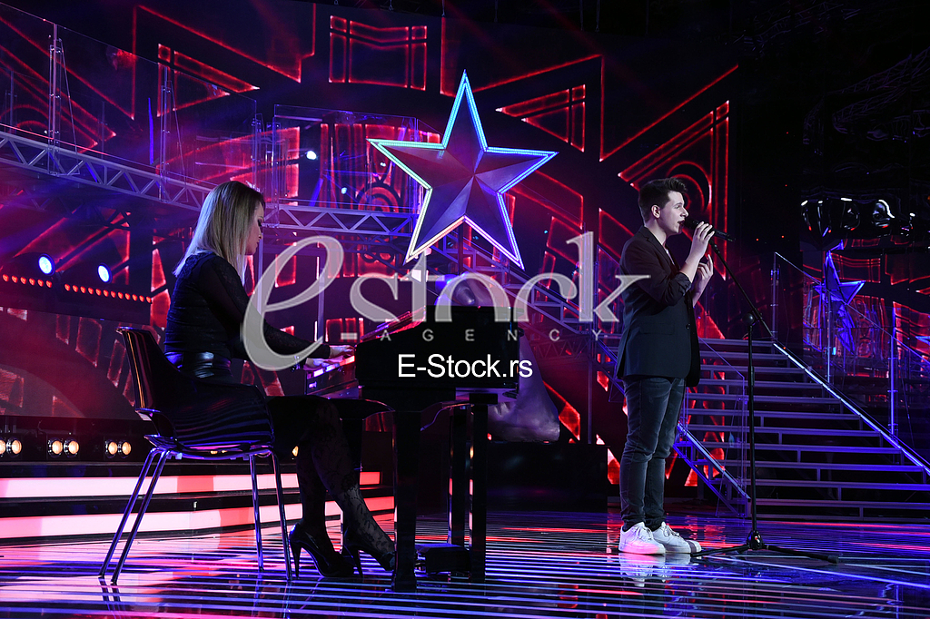 Pinkove zvezdice_photo_e_stock_Katarina Cvijovic