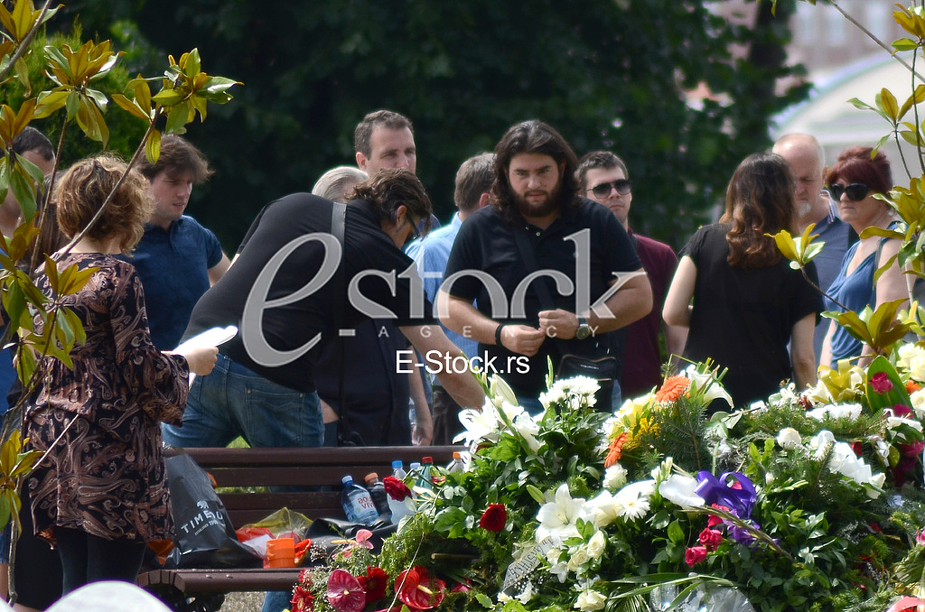 Family and friends grave Miodrag Mandic Manda