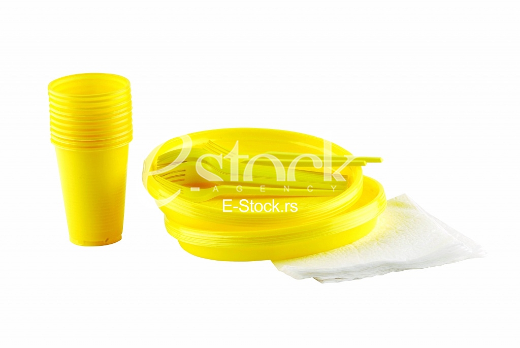 Plastic dishes