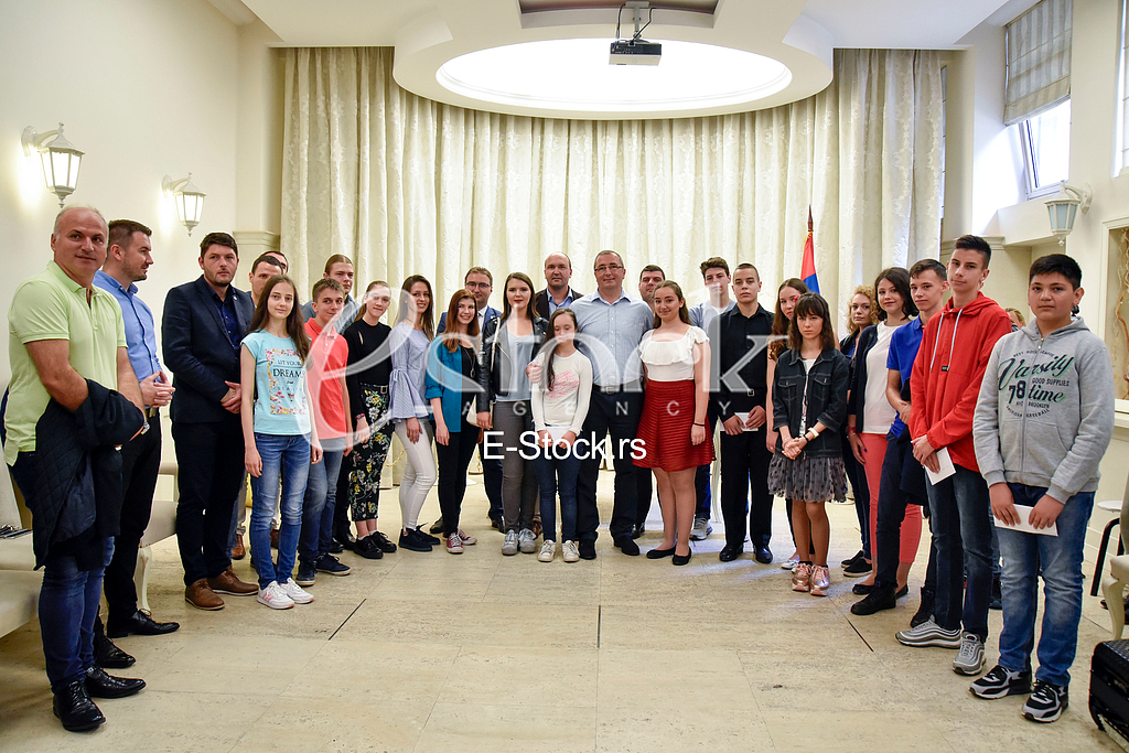 Преведи са језика: босанскиAwarding the best students of the Municipality of Zvezdara