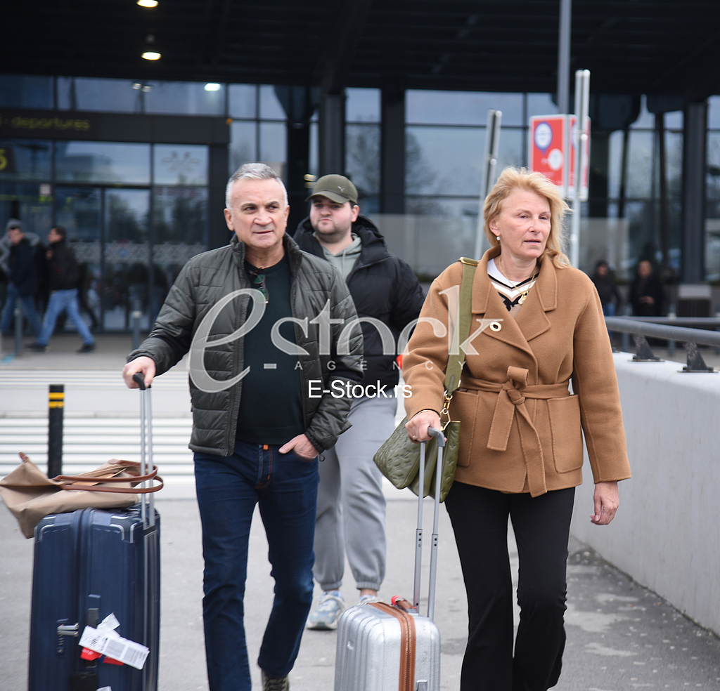 Srdjan i Dijana Djokovic_aerodrom
