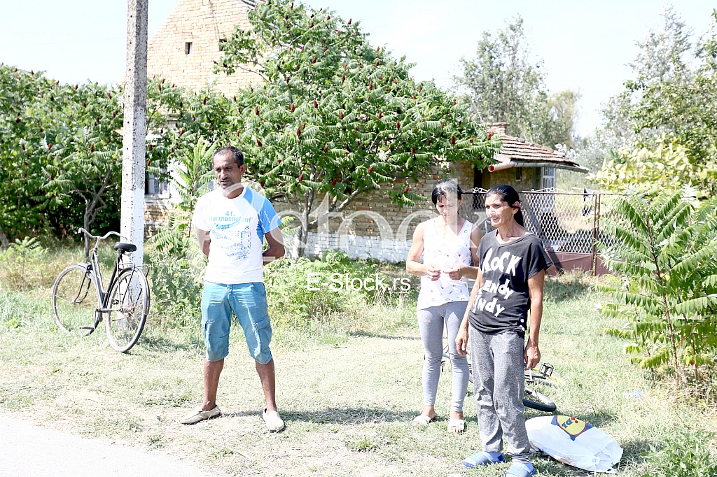 Brat Dejan majka i sestra ubijene Violete Brat Dejan majka i sestra ubijene Violete