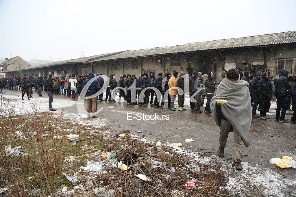 Migrants stuck in Serbia towards the EU