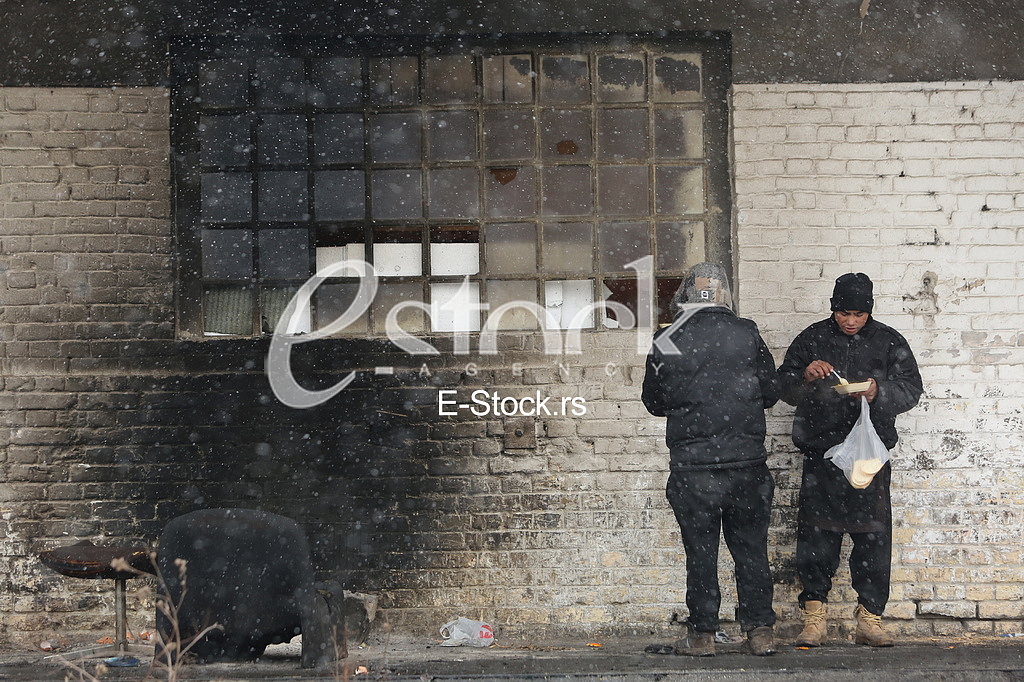Migrants stuck in Serbia towards the EU