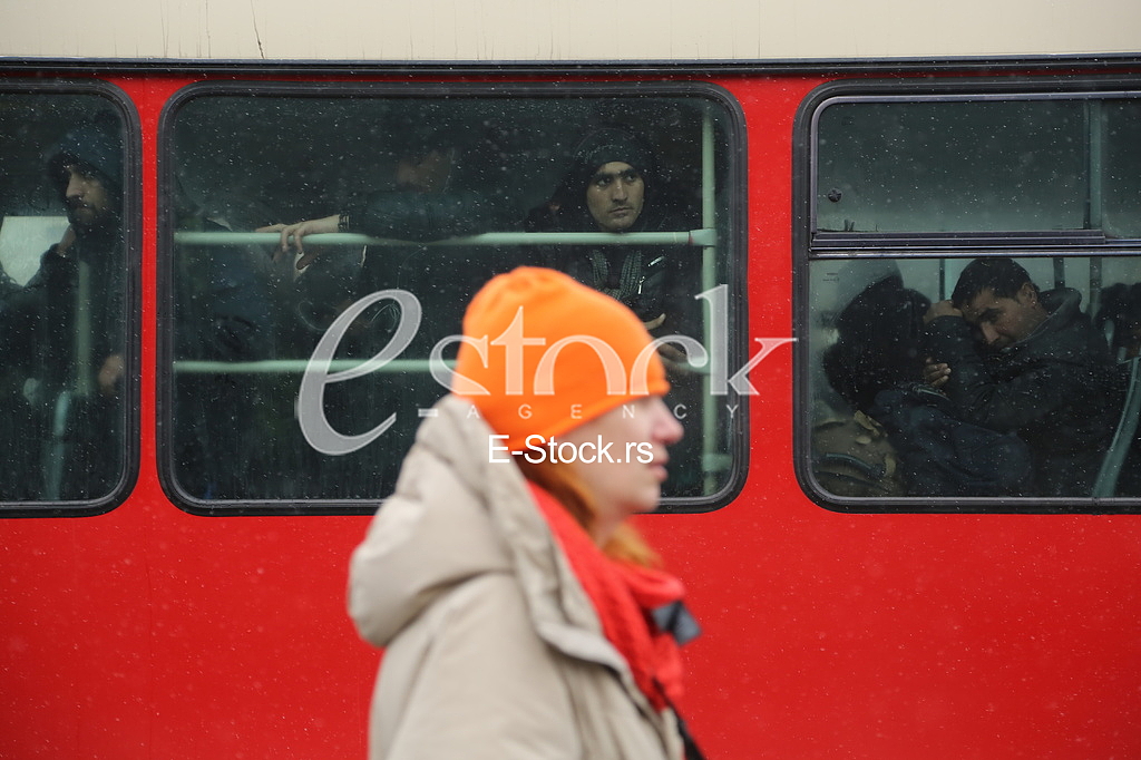 Migrants stuck in Serbia towards the EU